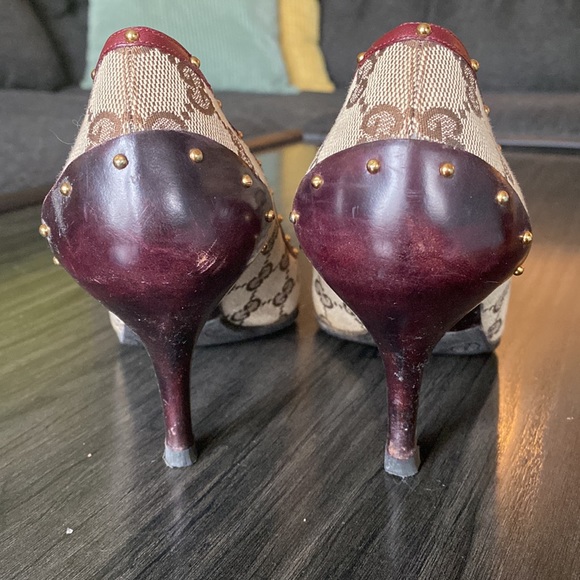 Authentic Gucci monogram studded 3" heel shoes - Picture 4 of 6